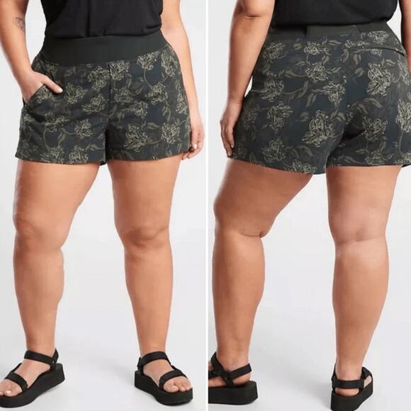 Athleta Trekkie North Floral Printed Green Athletic Shorts Plus Size 26 - Picture 1 of 10